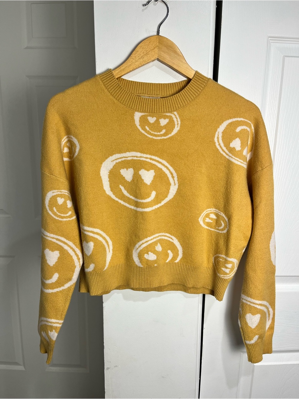 Dreamers by Debut Mustard Yellow Smiley Face Cropped Knit Sweater Small